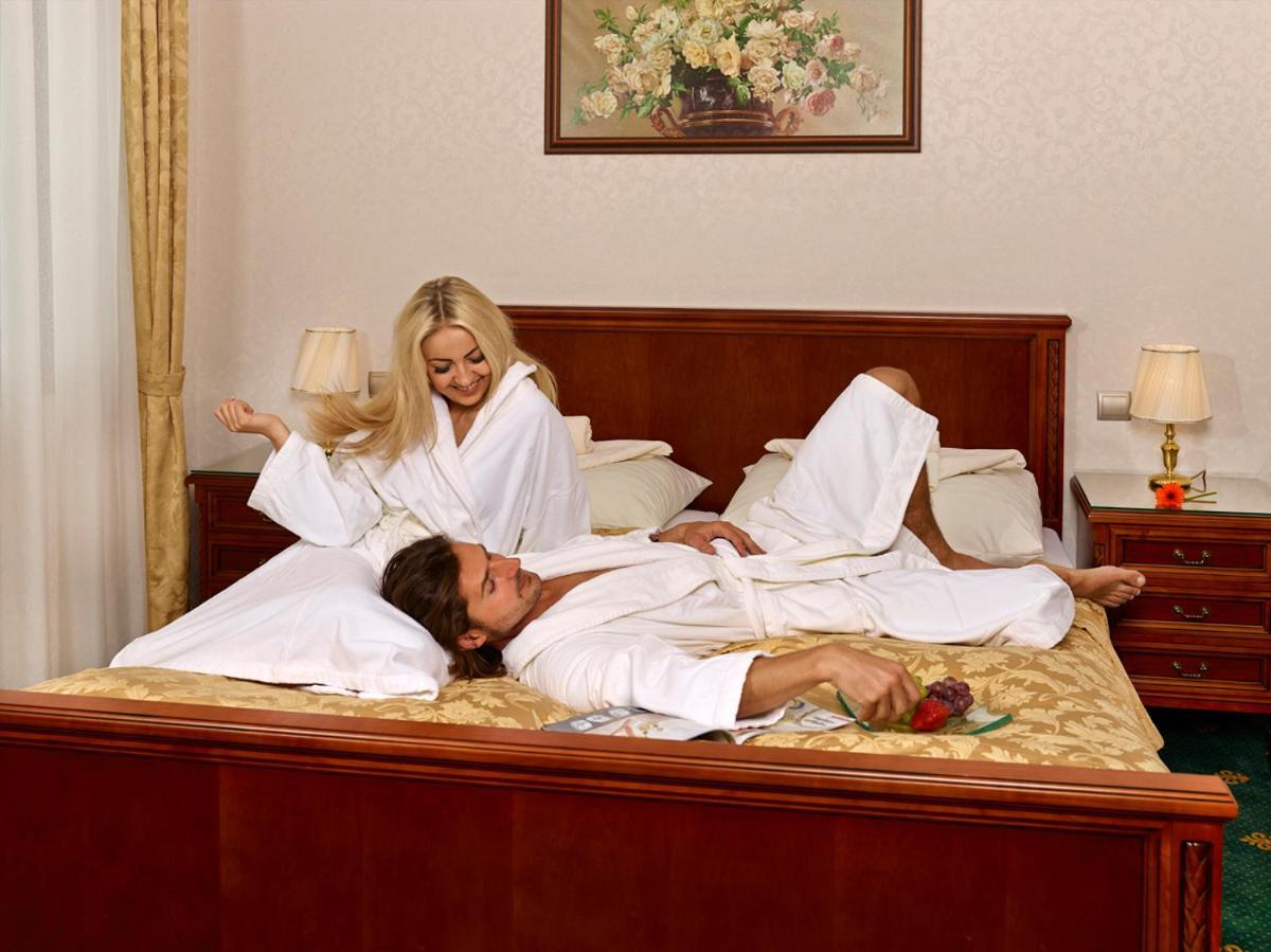 מיאבה Hotel Stefanik מראה חיצוני תמונה